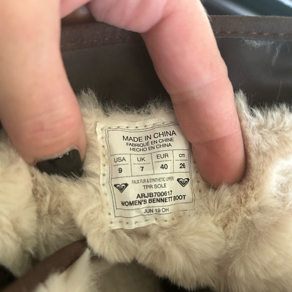 SOLD!! Roxy Boots Size 9 - Picture 2 of 2